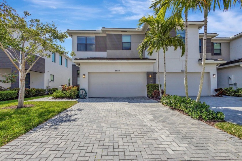 Unlock the door to a brighter tomorrow in this extraordinary - Beach Townhome/Townhouse for sale in Lake Worth, Florida on Beachhouse.com