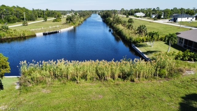 OVERSIZED FRESHWATER RESIDENTIAL LOT. Build your dream home or - Beach Lot for sale in Cape Coral, Florida on Beachhouse.com