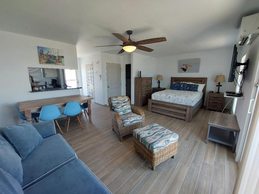 Studio condo, sleeps 4, gorgeous marina and channel views - Beach Vacation Rentals in Port Aransas, Texas on Beachhouse.com