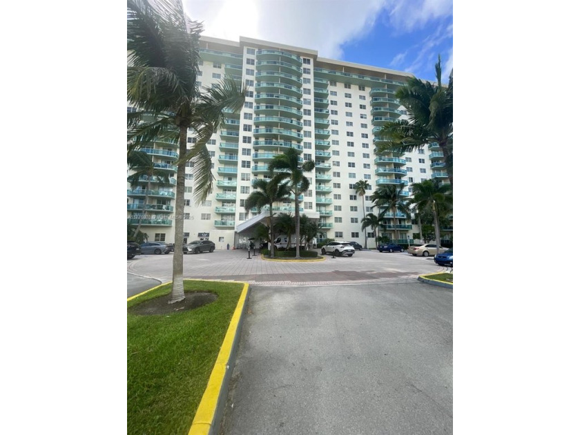 **INVESTORS ALERT **- RENTED UNIT FOR SALE IN SUNNY ISLES! 
 - Beach Condo for sale in Sunny Isles Beach, Florida on Beachhouse.com