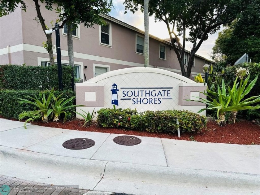 Welcome to your future home in the serene and friendly community - Beach Townhome/Townhouse for sale in Tamarac, Florida on Beachhouse.com