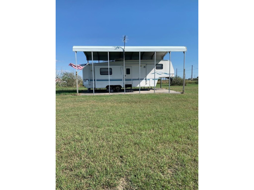 Come enjoy this super nice corner lot and get away from it all! - Beach Lot for sale in Palacios, Texas on Beachhouse.com