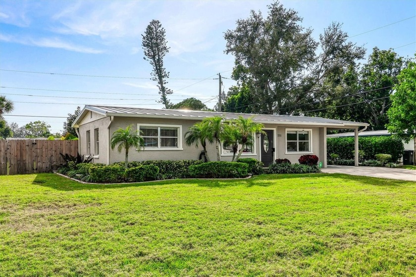 Completely updated and move-in ready. Meticulous care has been - Beach Home for sale in Bradenton, Florida on Beachhouse.com