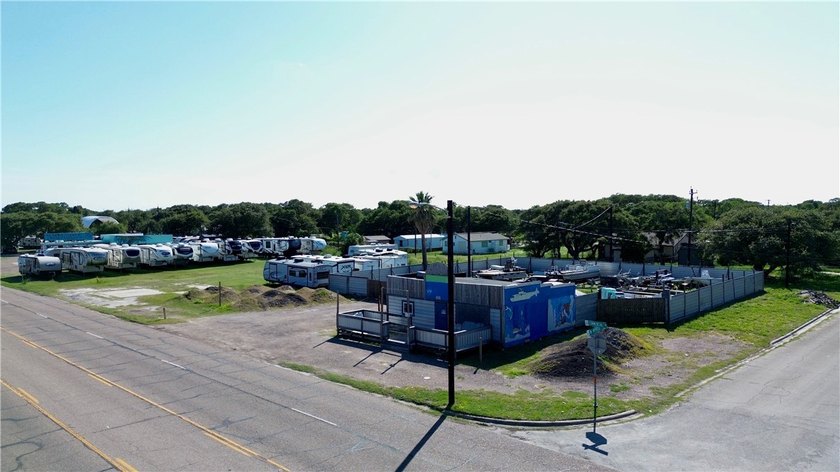 COMMERCIAL ST OPPORTUNITY in the heart of Aransas Pass! Located - Beach Office for sale in Aransas Pass, Texas on Beachhouse.com
