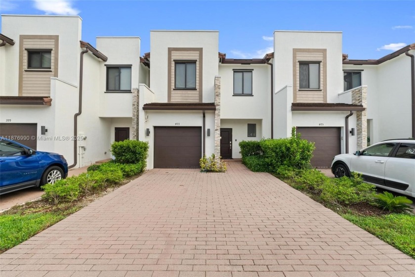 Excellent investment property. Modern and fully remodeled - Beach Townhome/Townhouse for sale in Miami, Florida on Beachhouse.com