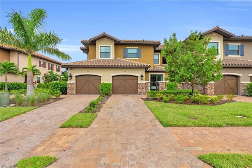 LIKE NEW AND SPARKLING CLEAN - This immaculate Marano model - Beach Home for sale in Naples, Florida on Beachhouse.com