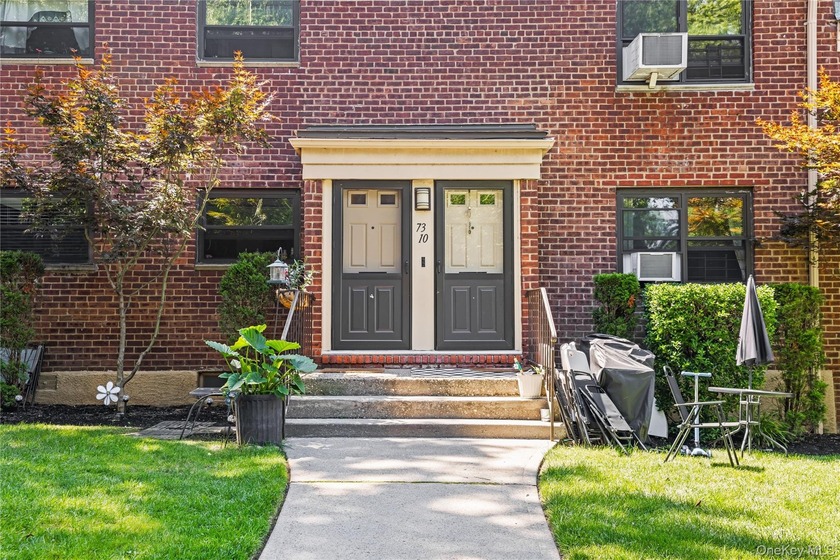 Welcome to this charming garden-style co-op located in the heart - Beach Home for sale in Bayside, New York on Beachhouse.com