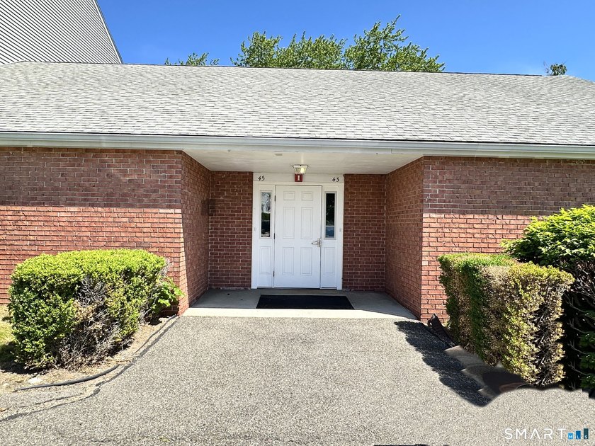 Very RARE OPPORTUNITY to own a ranch-style condo in a quiet - Beach Condo for sale in Milford, Connecticut on Beachhouse.com