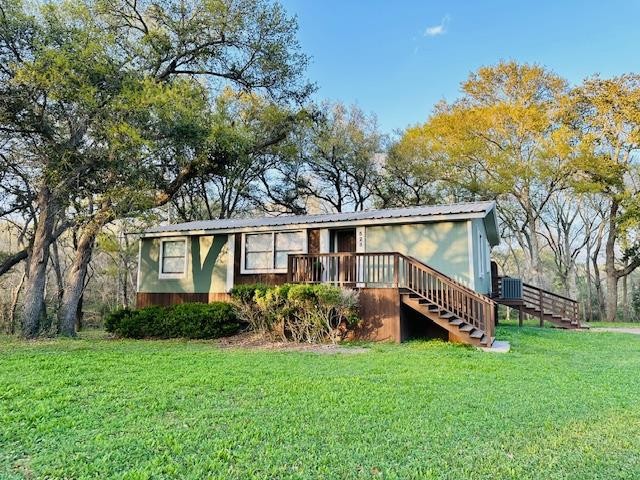 Charming riverfront cottage on the beautiful Byrd Salyer Private - Beach Home for sale in Blessing, Texas on Beachhouse.com