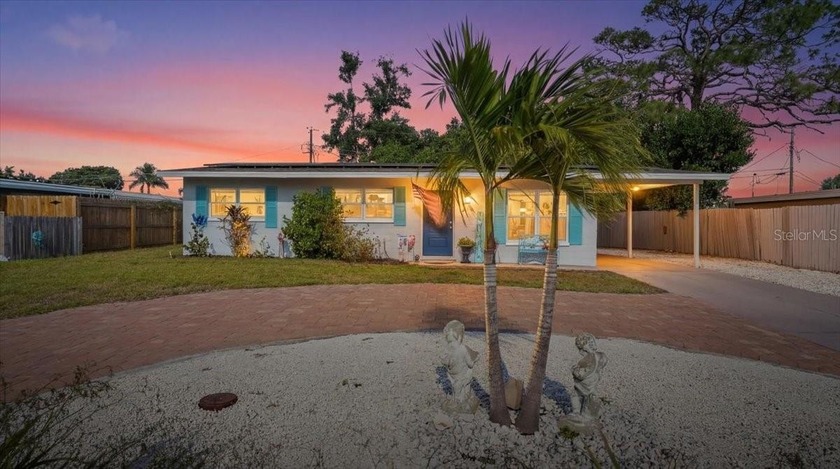 Welcome home to easy Florida living in the desirable waterfront - Beach Home for sale in Bradenton, Florida on Beachhouse.com