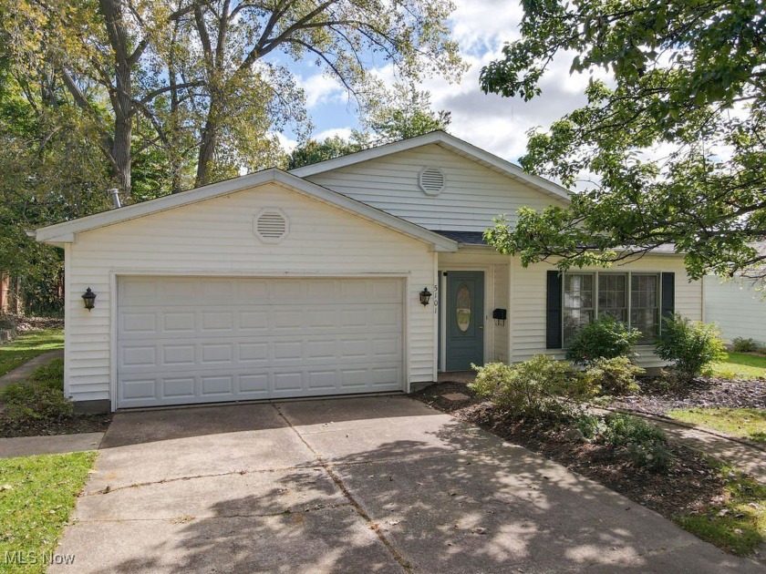 Be home for the Holidays!!! This beautifully updated 3-bedroom - Beach Home for sale in Mentor, Ohio on Beachhouse.com