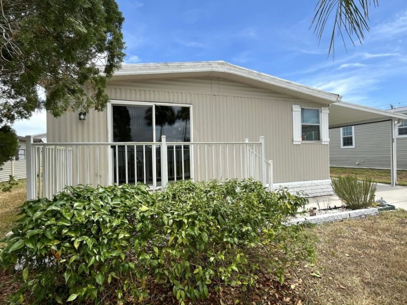 Step into this light, bright two bedroom, two bathroom home in a - Beach Home for sale in Vero Beach, Florida on Beachhouse.com