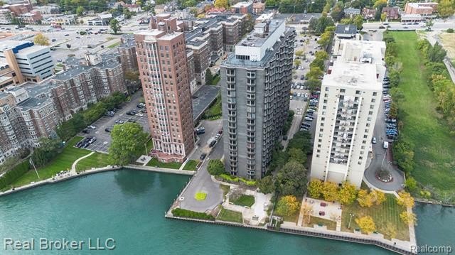 Welcome to premier high-rise living at Shoreline East in - Beach Condo for sale in Detroit, Michigan on Beachhouse.com