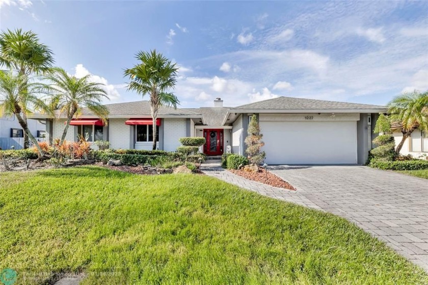 This beautiful 3 bed 2 bath family home is located in a - Beach Home for sale in Deerfield Beach, Florida on Beachhouse.com