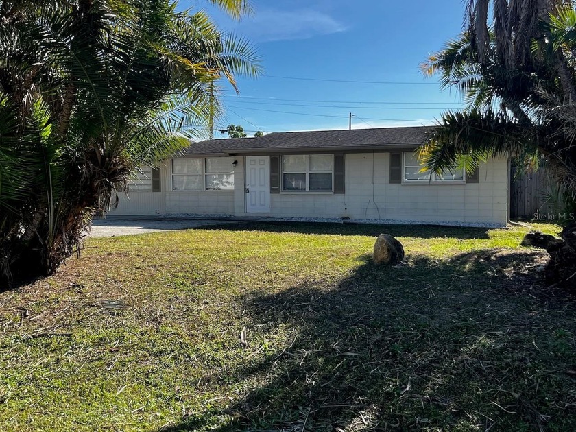 Welcome to Venice!  Come visit this delightful home that is - Beach Home for sale in Venice, Florida on Beachhouse.com