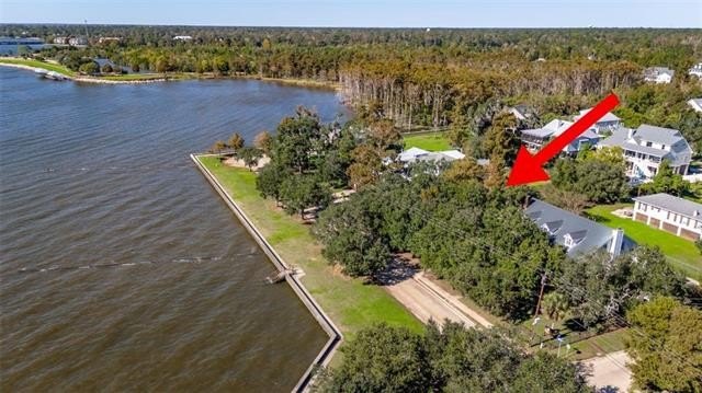 One of the last lots on the entire Mandeville Lakefront! Located - Beach Lot for sale in Mandeville, Louisiana on Beachhouse.com