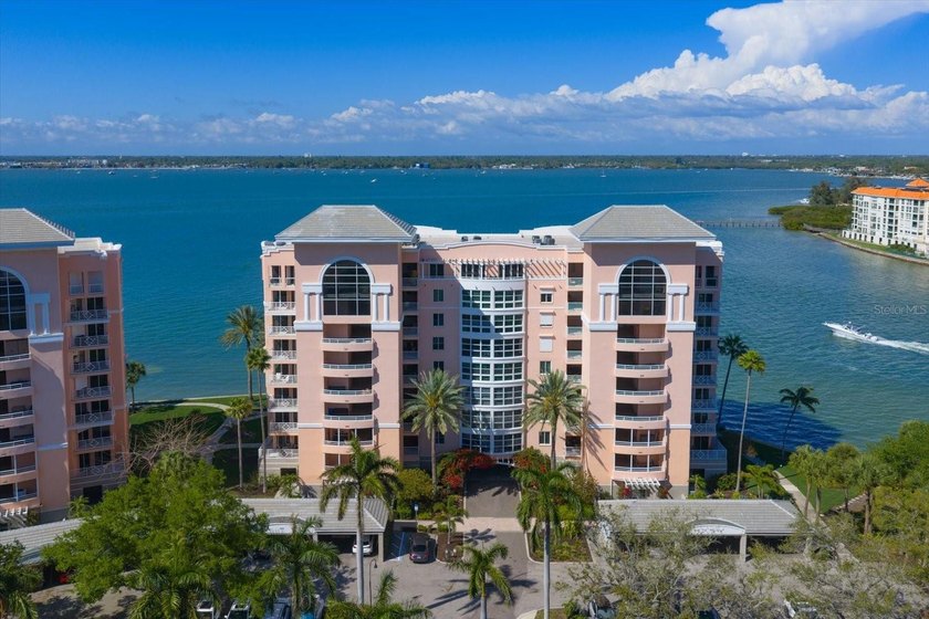 Who says you can't have it all?  Experience spectacular - Beach Condo for sale in St. Petersburg, Florida on Beachhouse.com