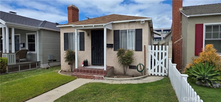 Exceptional investment opportunity in the heart of Seal Beach! - Beach Townhome/Townhouse for sale in Seal Beach, California on Beachhouse.com