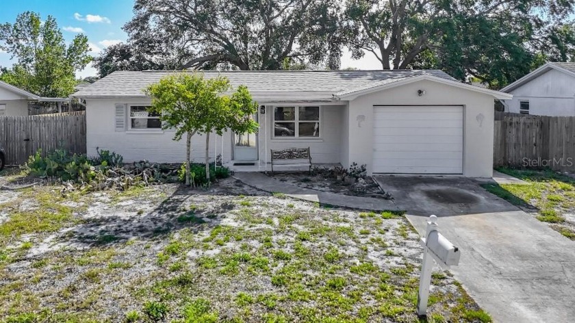 Welcome to your future home in the heart of Holiday, Florida! - Beach Home for sale in Holiday, Florida on Beachhouse.com