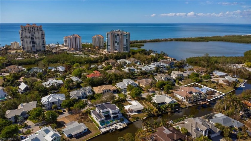 INVESTOR ALERT! Now is your chance to get your dream home in - Beach Home for sale in Naples, Florida on Beachhouse.com