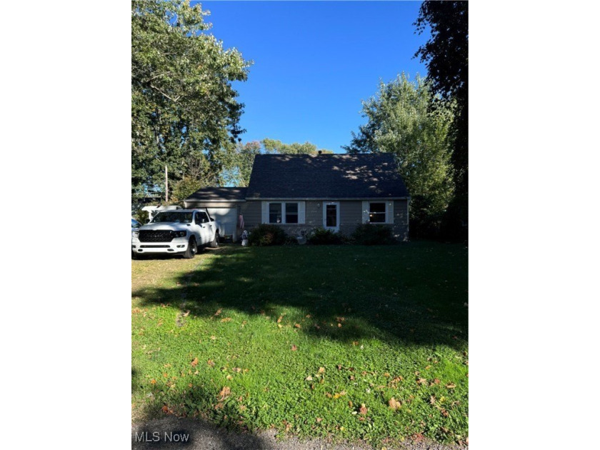 Welcome to this charming and inviting home! Featuring four - Beach Home for sale in Madison, Ohio on Beachhouse.com