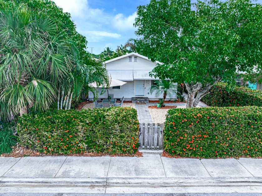 Beautifully renovated home with 2 bedrooms and 1 bathroom plus a - Beach Home for sale in Lake Worth Beach, Florida on Beachhouse.com