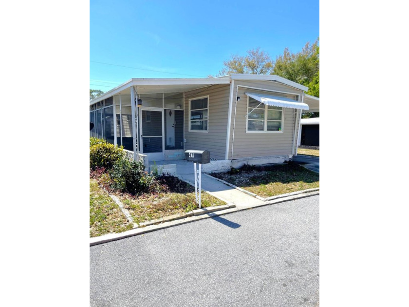 This 1 Bedroom 1 1/2 Bathroom Home, is Located in Tarpon - Beach Home for sale in Palm Harbor, Florida on Beachhouse.com