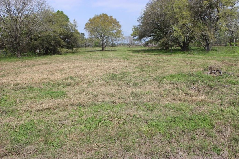 Country Living. 8.2 ACRES - Great tract for 1 - 2- 3 Residential - Beach Acreage for sale in Palacios, Texas on Beachhouse.com