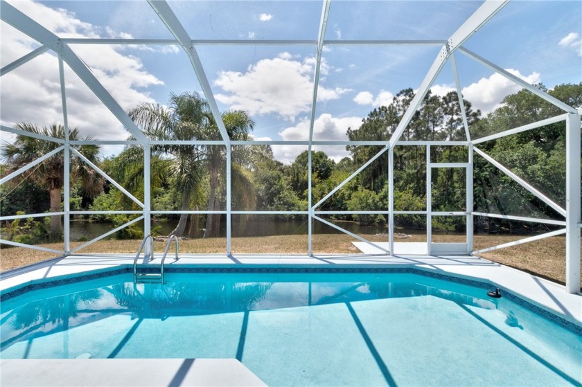 This is a truly unique well maintained Duplex with one side - Beach Townhome/Townhouse for sale in Sebastian, Florida on Beachhouse.com