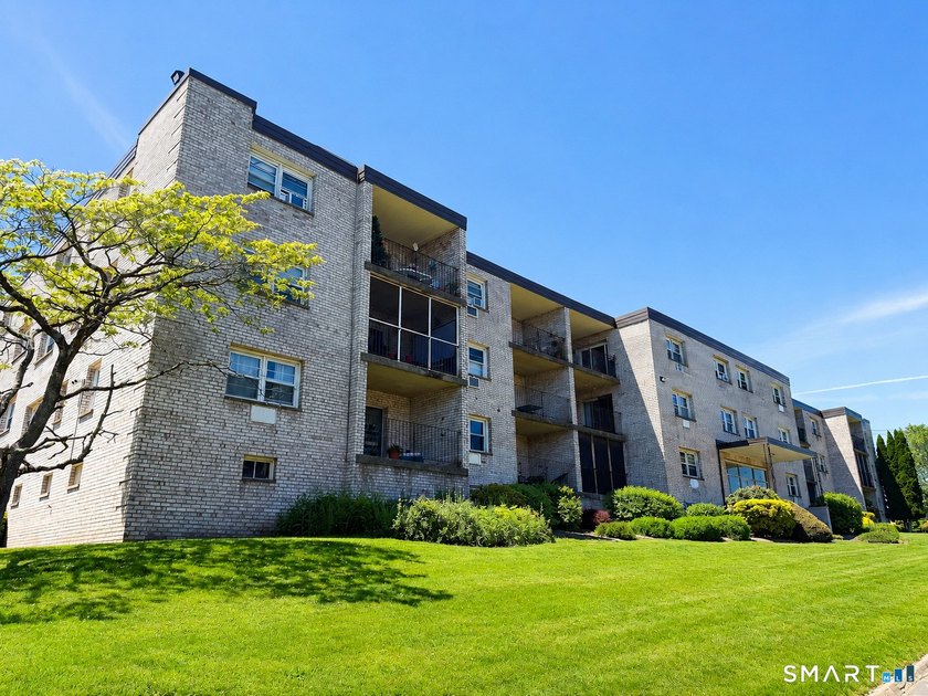 Welcome to easy coastal living in one of Milford's most - Beach Condo for sale in Milford, Connecticut on Beachhouse.com