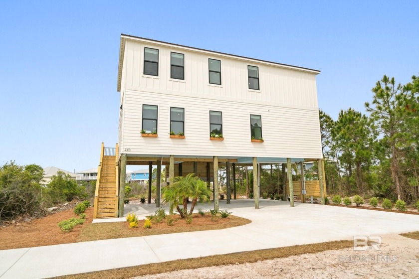 Stunning 2-story Gold Fortified home in Fort Morgan with - Beach Home for sale in Gulf Shores, Alabama on Beachhouse.com