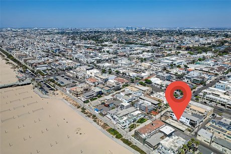 An exceptional opportunity to build your dream home in the heart - Beach Townhome/Townhouse for sale in Manhattan Beach, California on Beachhouse.com