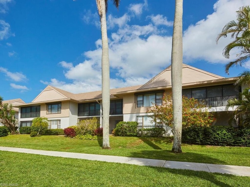 Exceptional Opportunity in the Heart of Old Naples. For those - Beach Home for sale in Naples, Florida on Beachhouse.com