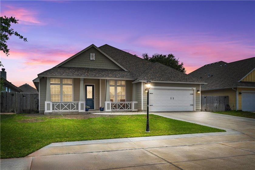 Welcome to coastal living in the highly desirable Wandering Oaks - Beach Home for sale in Rockport, Texas on Beachhouse.com