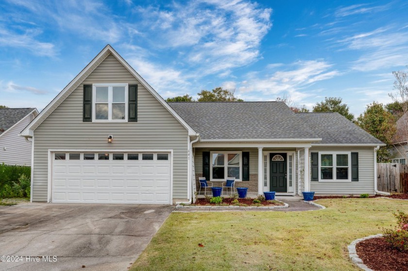 Welcome to 641 Windgate Dr., a beautifully updated home that - Beach Home for sale in Wilmington, North Carolina on Beachhouse.com