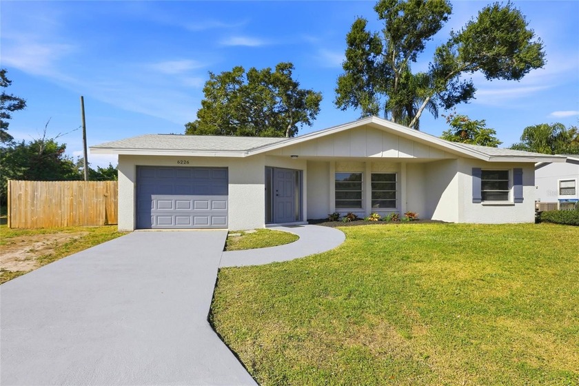 Priced to Sell, Move In Ready, Modern Updates, Prime Location! - Beach Home for sale in Sarasota, Florida on Beachhouse.com