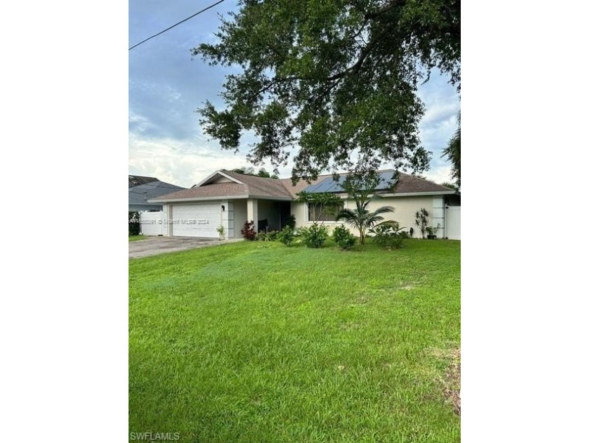 4 BEDROOMS, 3 BATH SINGLE FAMILY HOME ON WATERFRONT CANAL - Beach Home for sale in Naples, Florida on Beachhouse.com