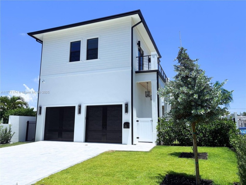 Experience the best of South Florida living in this stunning new - Beach Home for sale in West Palm Beach, Florida on Beachhouse.com