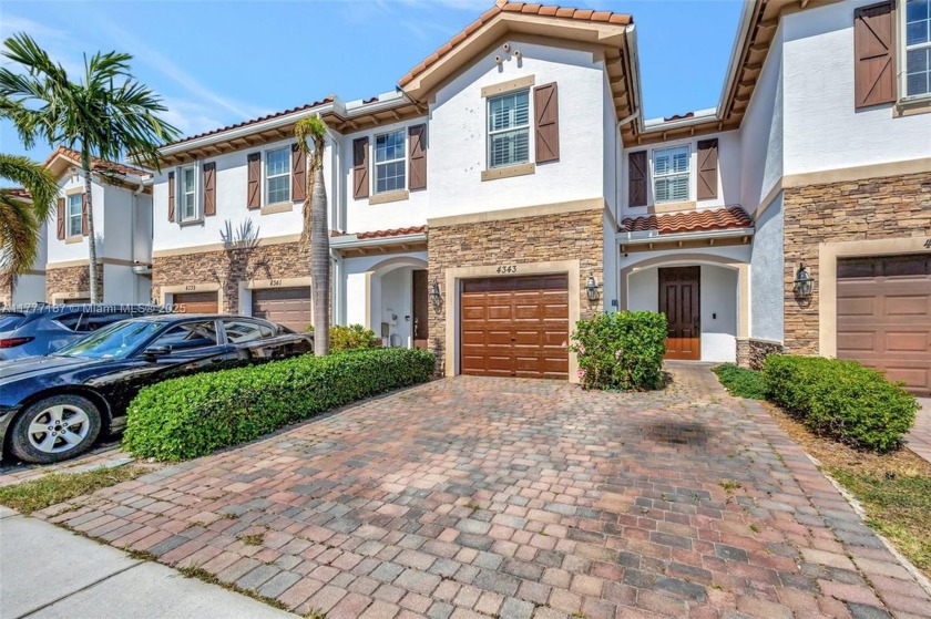 Discover this beautifully maintained 3-bedroom 2.5-bathroom - Beach Townhome/Townhouse for sale in West Palm Beach, Florida on Beachhouse.com