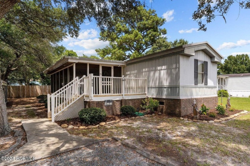 Well-maintained 3 bedroom and 2 bath single wide in a great - Beach Home for sale in Supply, North Carolina on Beachhouse.com