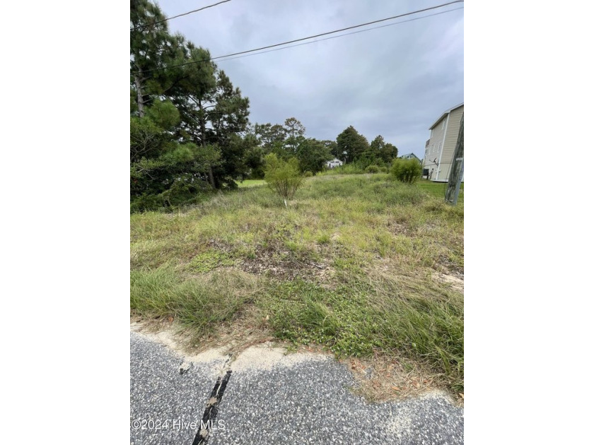 Affordable canal front lot in desirable Colington Harbour. This - Beach Lot for sale in Kill Devil Hills, North Carolina on Beachhouse.com