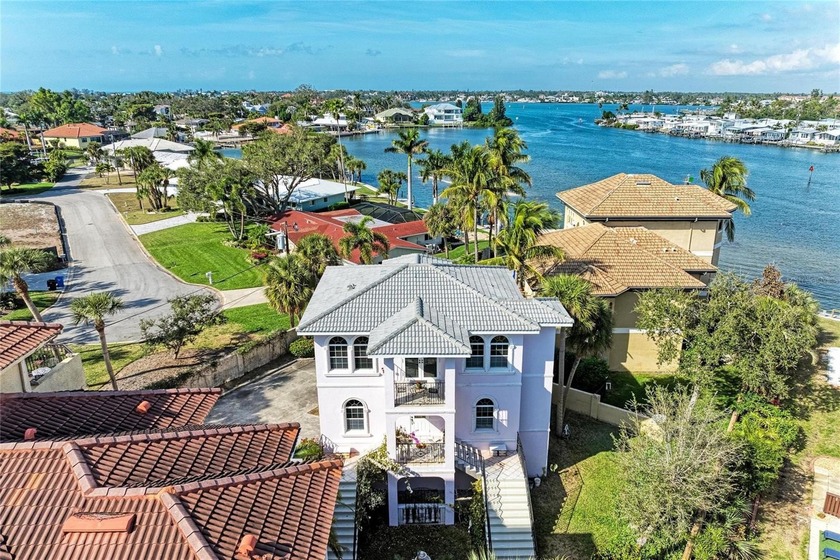 Imagine yourself waking up to shimmering bay views, stepping - Beach Home for sale in Venice, Florida on Beachhouse.com