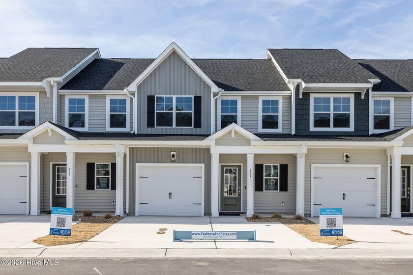 This move-in-ready townhome lives like a single-family home - Beach Townhome/Townhouse for sale in Beaufort, North Carolina on Beachhouse.com