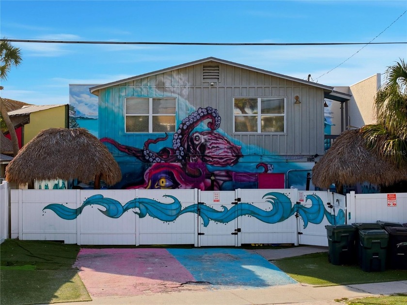 Discover an exceptional income-generating property in the heart - Beach Townhome/Townhouse for sale in Sarasota, Florida on Beachhouse.com