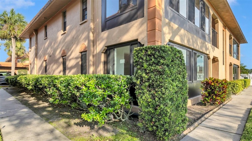 Don't Miss This One!! ADORABLE Ground Level Waterfront Condo in - Beach Condo for sale in Largo, Florida on Beachhouse.com