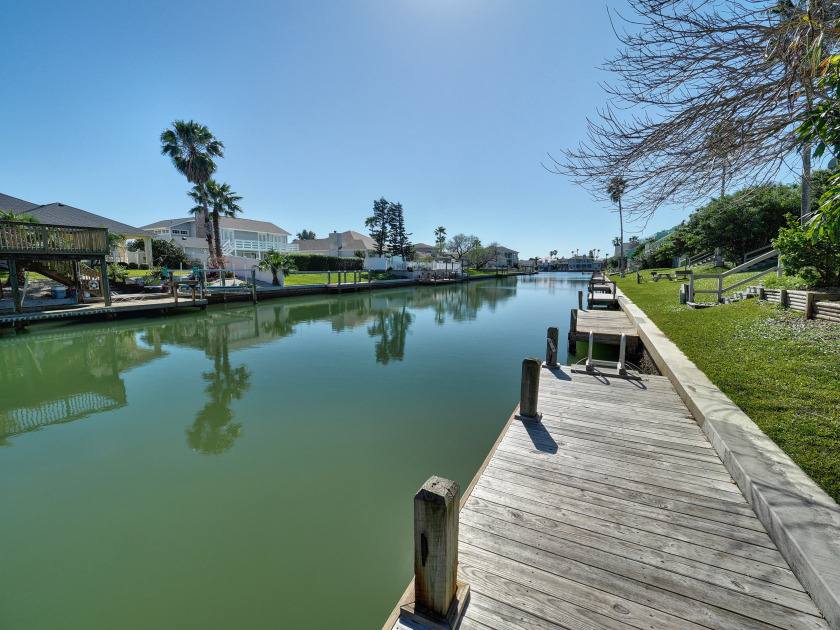 This beautiful 3 bedroom Waterfront is ideal for a family - Beach Vacation Rentals in Corpus Christi, Texas on Beachhouse.com