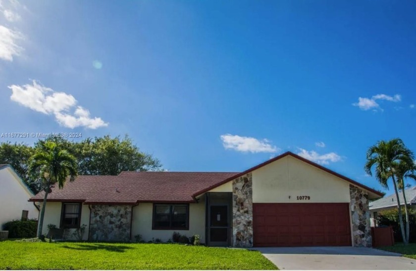 This charming single-family home located in the well-desired - Beach Home for sale in Boynton Beach, Florida on Beachhouse.com