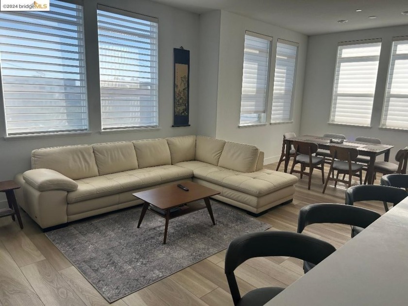 Welcome to your dream home: a stunning single-story 2-bed - Beach Condo for sale in Alameda, California on Beachhouse.com