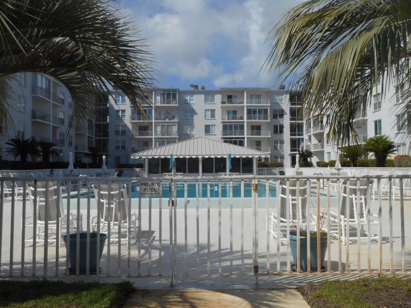 -- UNIT INCLUDES BOATSLIP AND LIFT!!! --Great unit that has been - Beach Condo for sale in Destin, Florida on Beachhouse.com