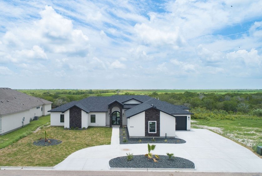 Stunning Home Overlooking Oso Creek! This thoughtfully designed - Beach Home for sale in Corpus Christi, Texas on Beachhouse.com